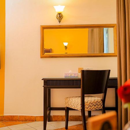 Colosseum Boutique Hotel & Spa Νταρ ες Σαλάμ Εξωτερικό φωτογραφία