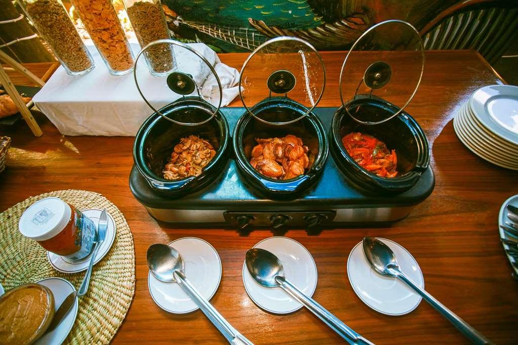 Colosseum Boutique Hotel & Spa Νταρ ες Σαλάμ Εστιατόριο φωτογραφία