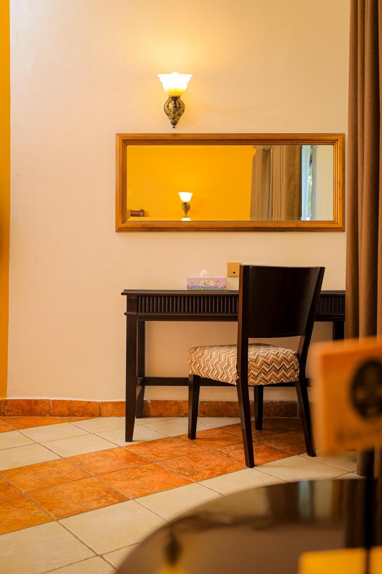 Colosseum Boutique Hotel & Spa Νταρ ες Σαλάμ Δωμάτιο φωτογραφία